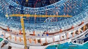 雪花摩天轮为主体 哈尔滨马拉松完赛奖牌亮相